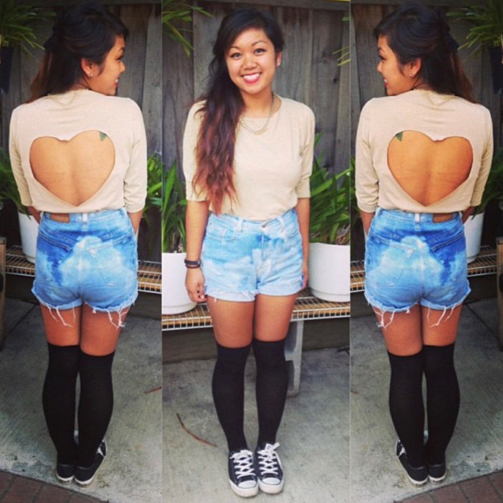 Sparkly gold top with heart back cut out💛